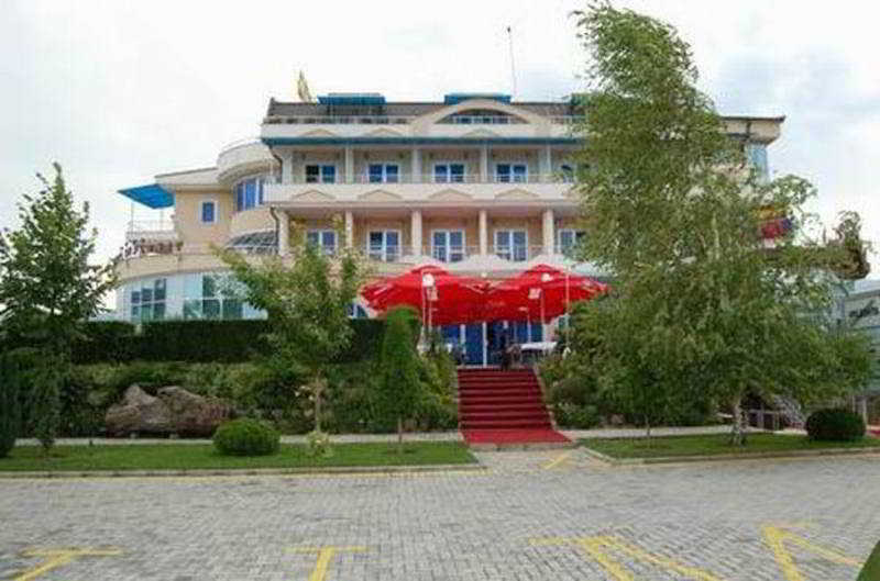 Hotel Diplomat ستروغا المظهر الخارجي الصورة