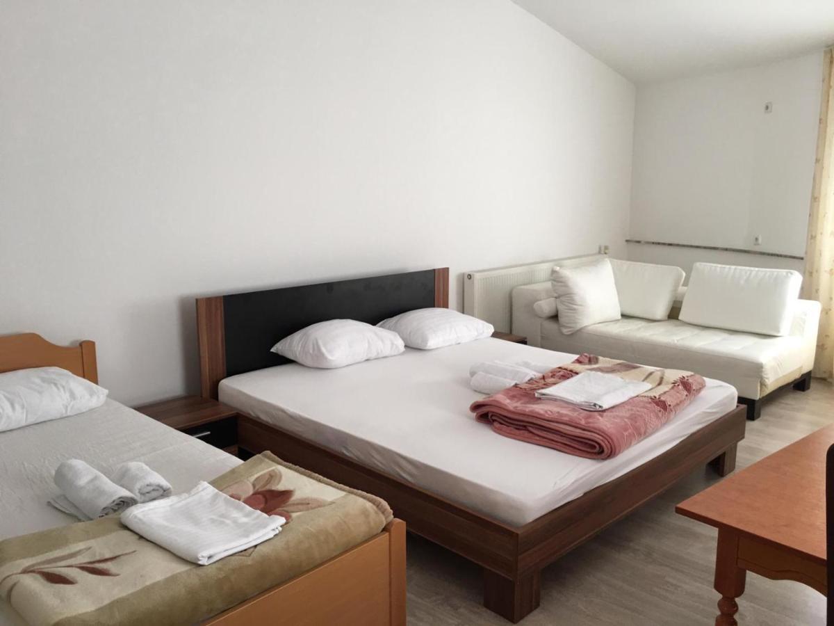 Hotel Diplomat ستروغا المظهر الخارجي الصورة